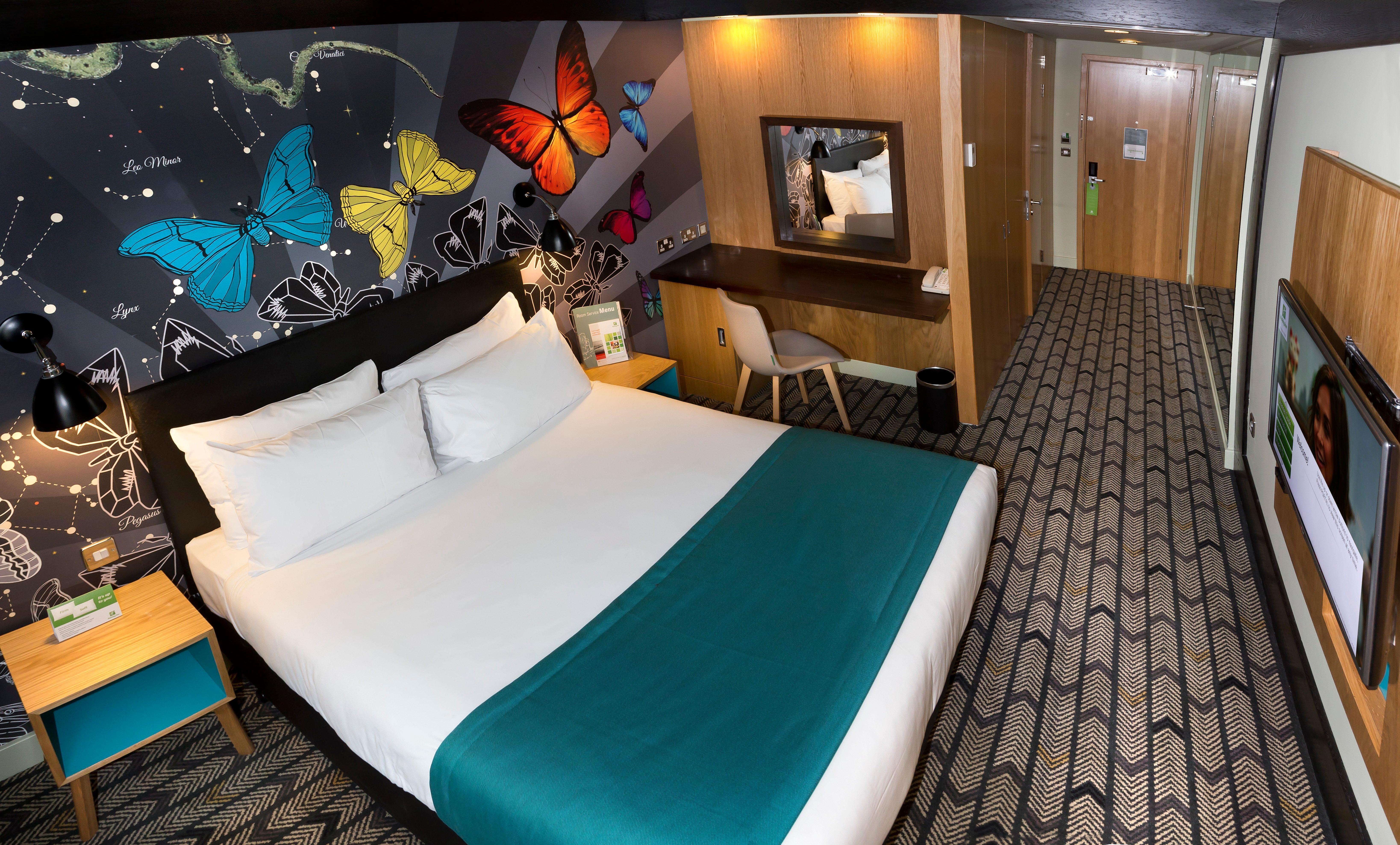 Holiday Inn Salisbury - Stonehenge, an IHG Hotel Amesbury Exterior foto