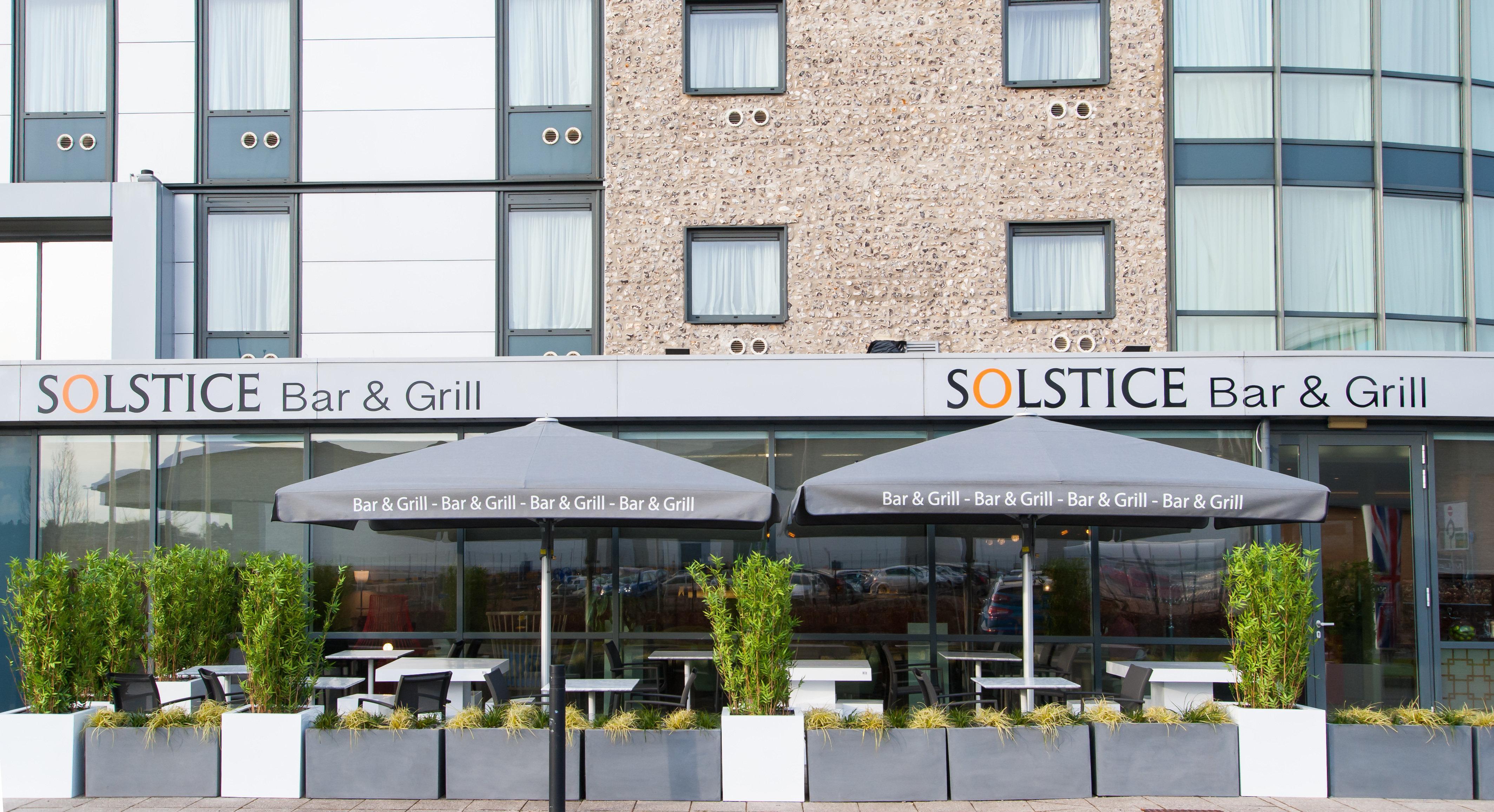 Holiday Inn Salisbury - Stonehenge, an IHG Hotel Amesbury Exterior foto