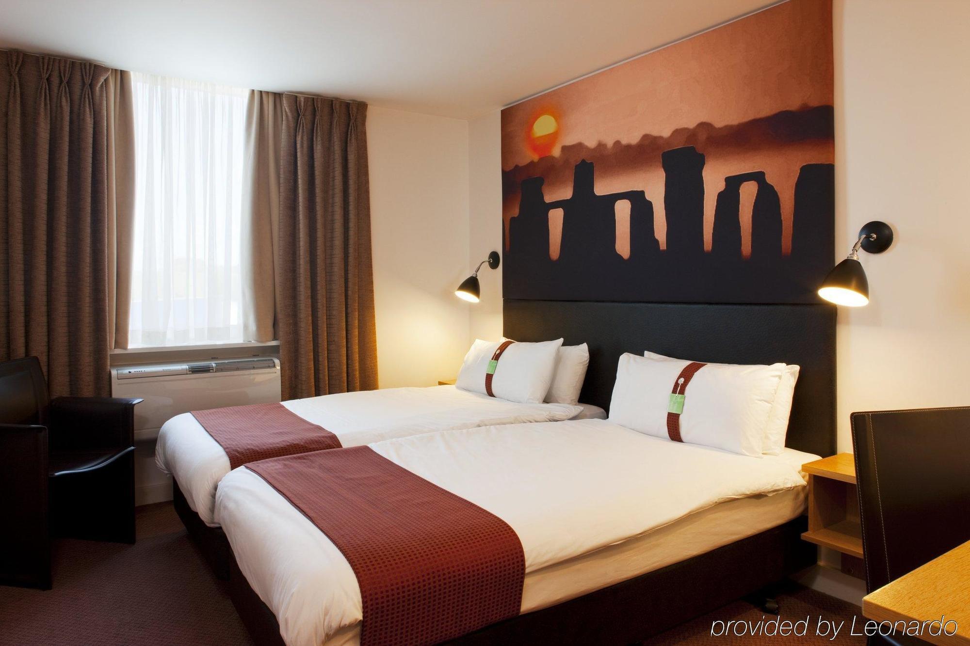 Holiday Inn Salisbury - Stonehenge, an IHG Hotel Amesbury Zimmer foto