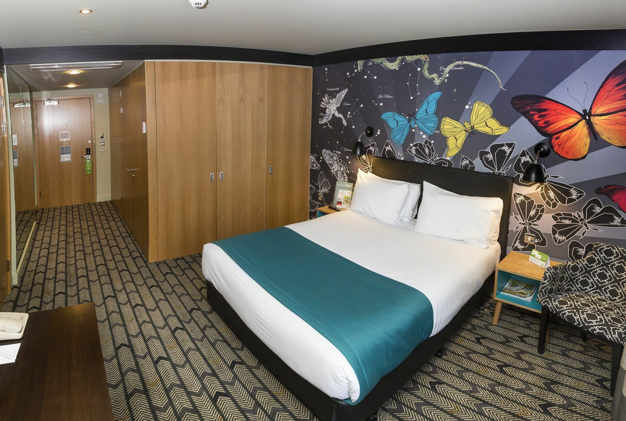 Holiday Inn Salisbury - Stonehenge, an IHG Hotel Amesbury Exterior foto